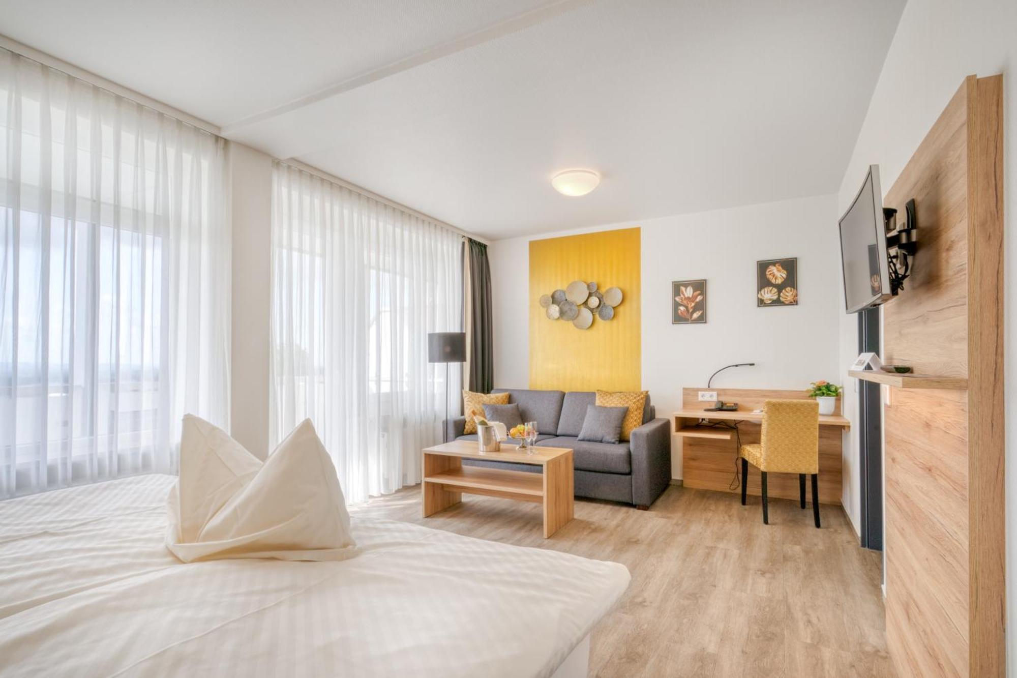 Hotel Wiehen-Therme Hullhorst Bagian luar foto