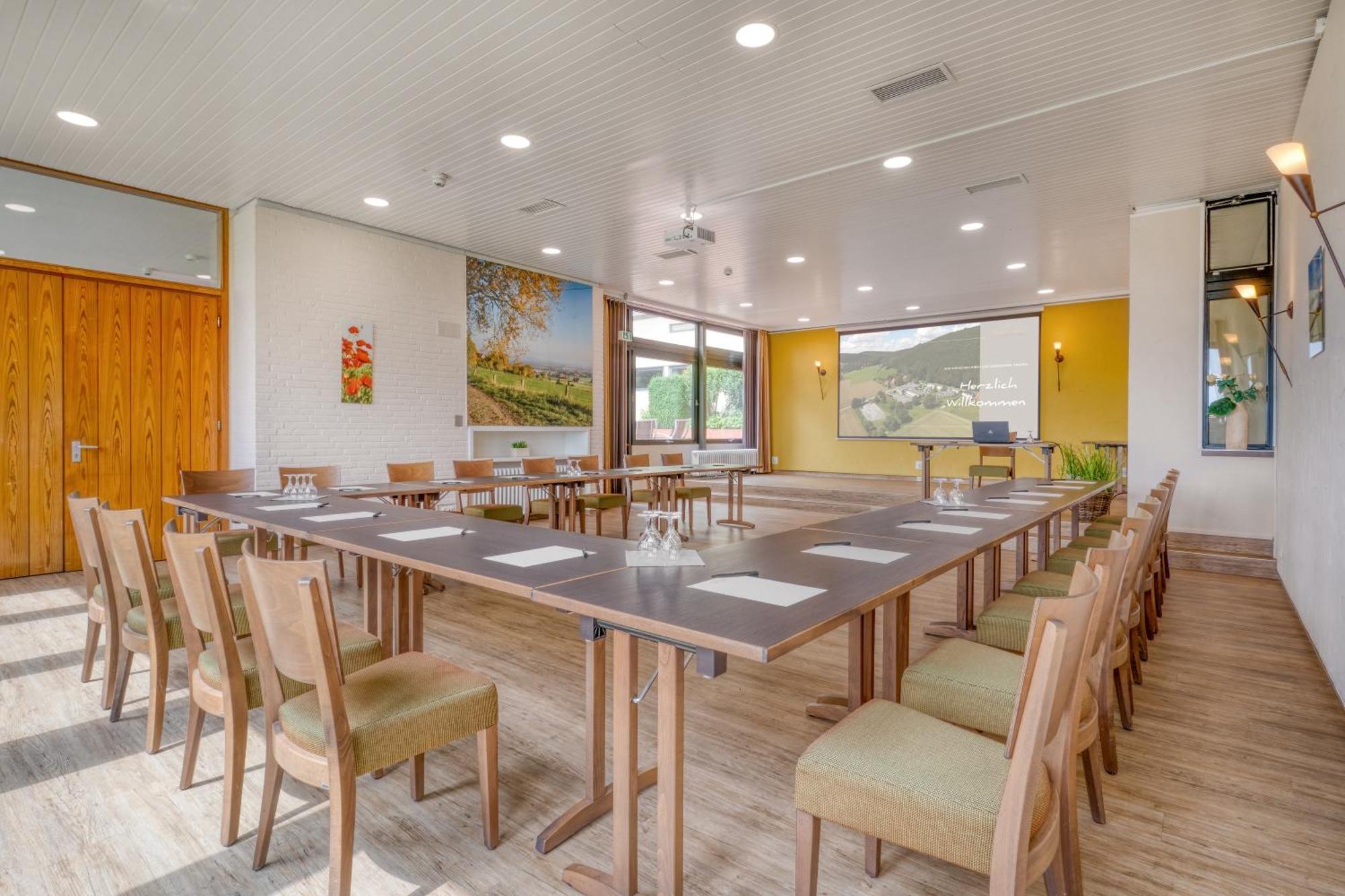 Hotel Wiehen-Therme Hullhorst Bagian luar foto